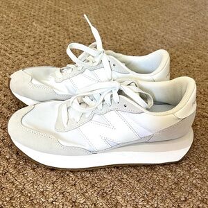 New Balance 237 Sneakers in White, Women’s size 7US